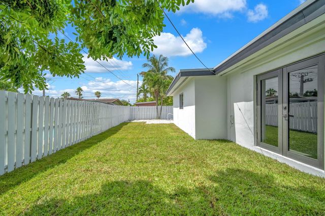 850 SW 1st Terrace, Pompano Beach, FL 33060