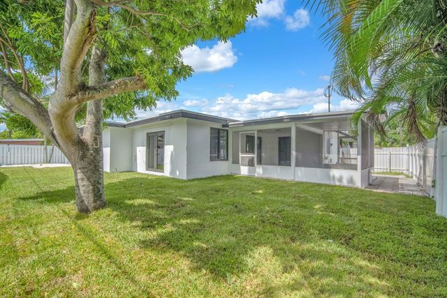 850 SW 1st Terrace, Pompano Beach, FL 33060