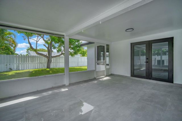 850 SW 1st Terrace, Pompano Beach, FL 33060