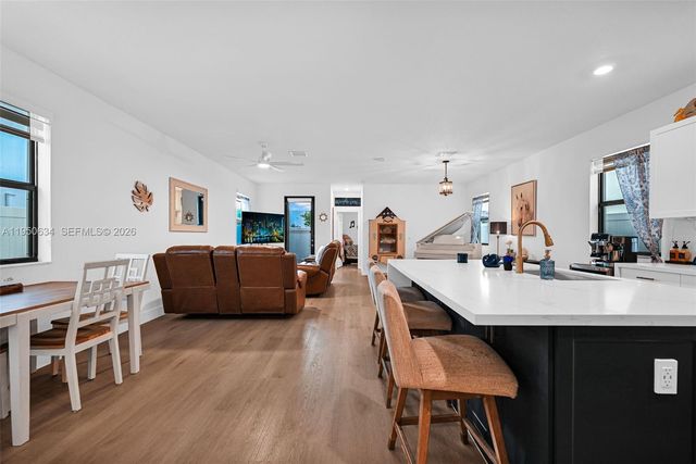 10966 W 35th Way, Hialeah, FL 33018