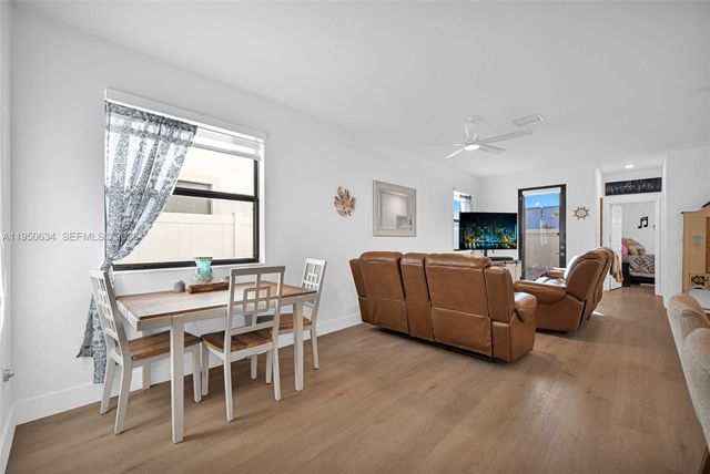 10966 W 35th Way, Hialeah, FL 33018