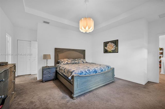 10966 W 35th Way, Hialeah, FL 33018