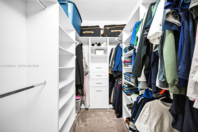 10966 W 35th Way, Hialeah, FL 33018