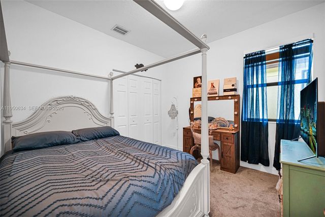 10966 W 35th Way, Hialeah, FL 33018