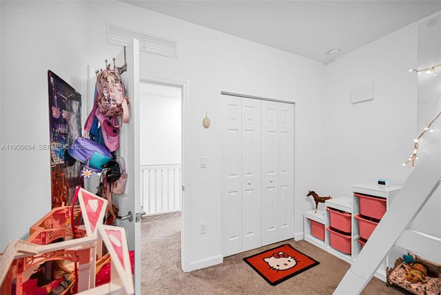 10966 W 35th Way, Hialeah, FL 33018