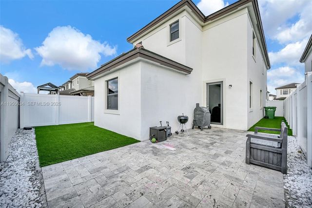 10966 W 35th Way, Hialeah, FL 33018