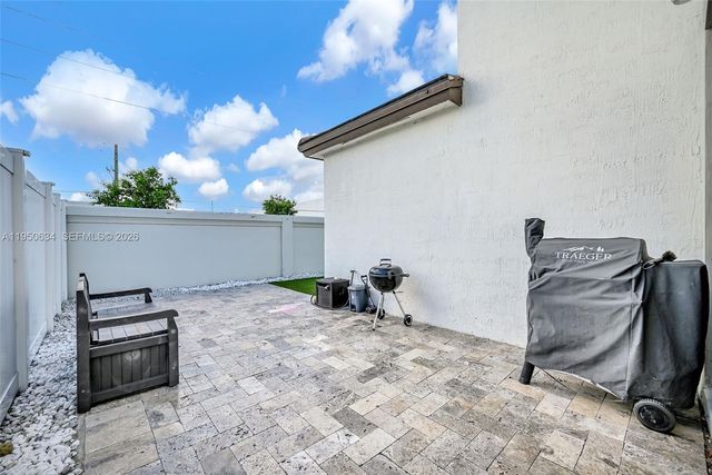 10966 W 35th Way, Hialeah, FL 33018
