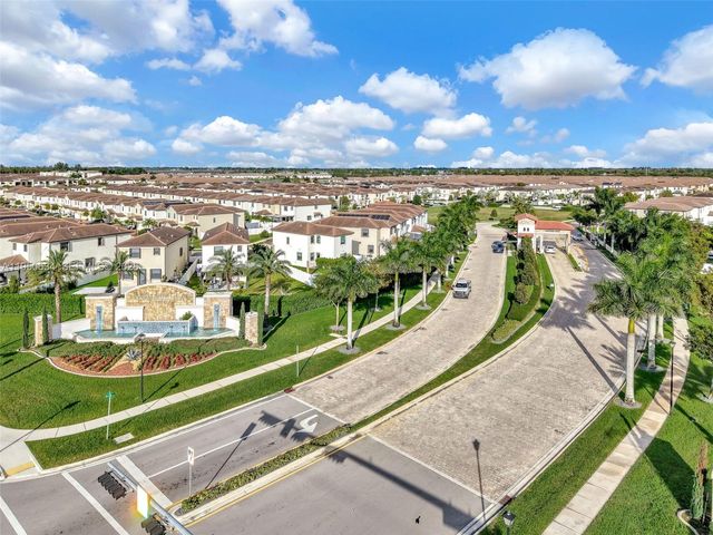 10966 W 35th Way, Hialeah, FL 33018