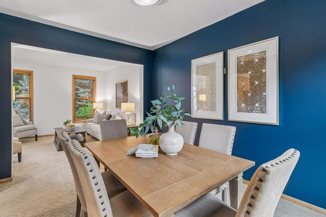 2719 Longacres Drive, Chanhassen, MN 55317