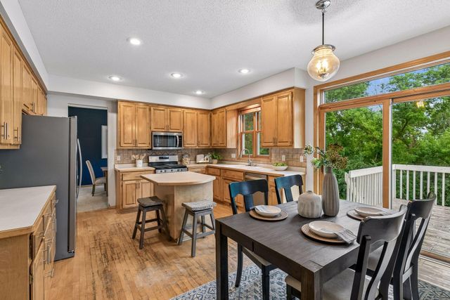 2719 Longacres Drive, Chanhassen, MN 55317
