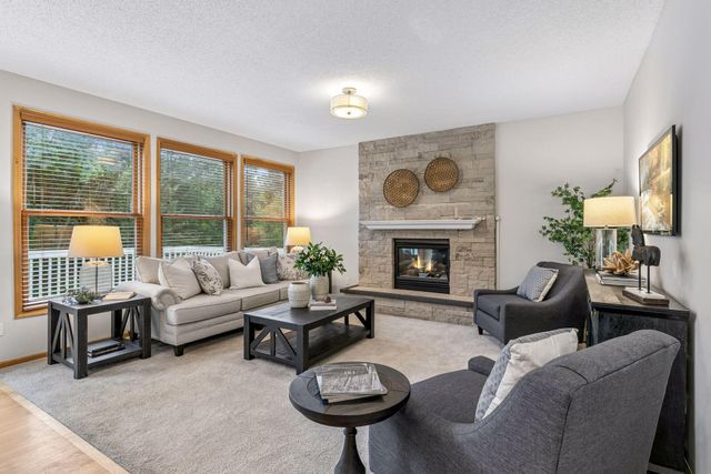 2719 Longacres Drive, Chanhassen, MN 55317