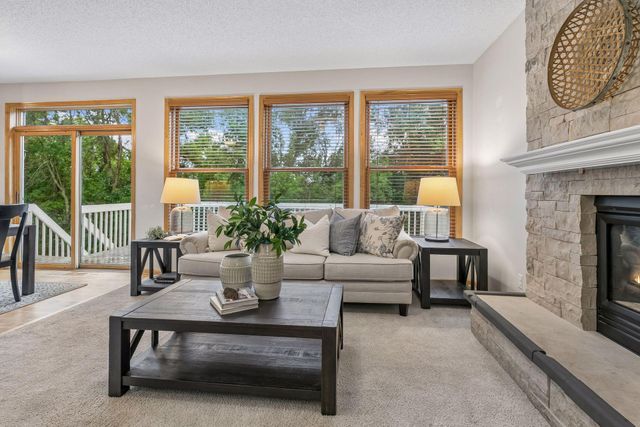 2719 Longacres Drive, Chanhassen, MN 55317