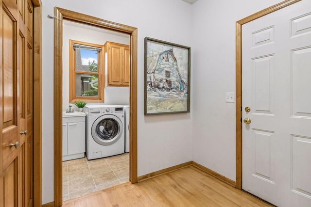 2719 Longacres Drive, Chanhassen, MN 55317