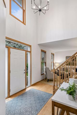 2719 Longacres Drive, Chanhassen, MN 55317