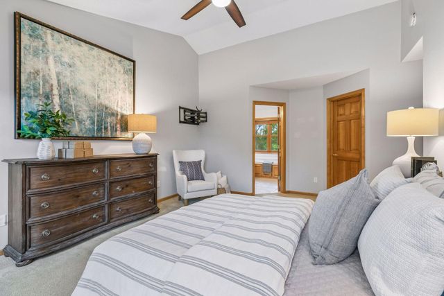 2719 Longacres Drive, Chanhassen, MN 55317