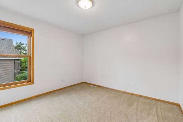 2719 Longacres Drive, Chanhassen, MN 55317