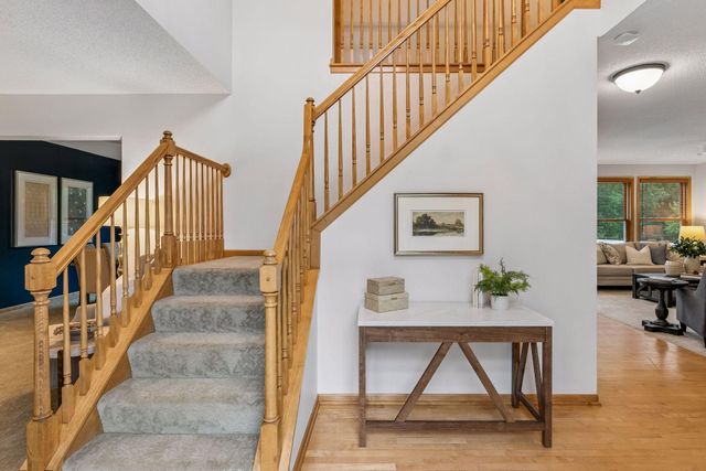 2719 Longacres Drive, Chanhassen, MN 55317