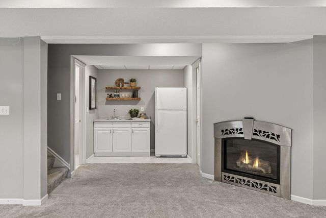 2719 Longacres Drive, Chanhassen, MN 55317