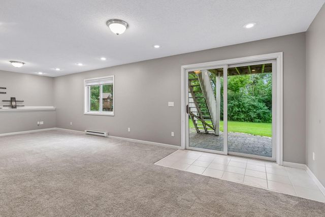 2719 Longacres Drive, Chanhassen, MN 55317