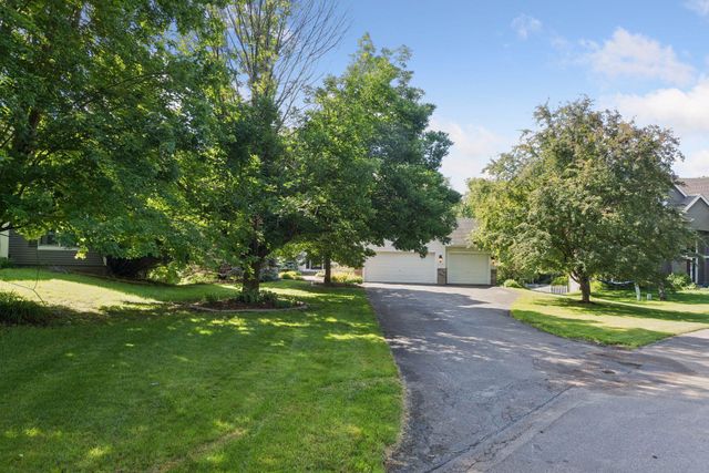 2719 Longacres Drive, Chanhassen, MN 55317