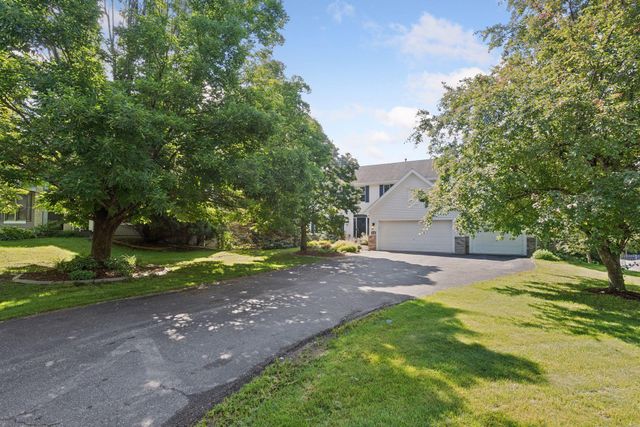 2719 Longacres Drive, Chanhassen, MN 55317