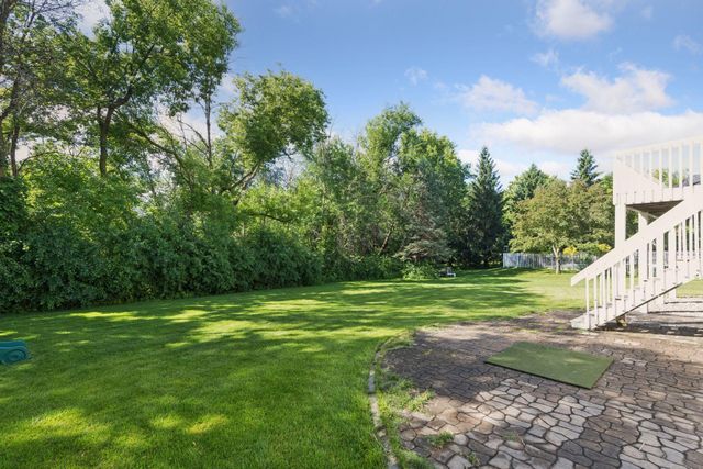 2719 Longacres Drive, Chanhassen, MN 55317
