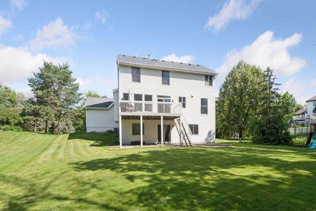 2719 Longacres Drive, Chanhassen, MN 55317