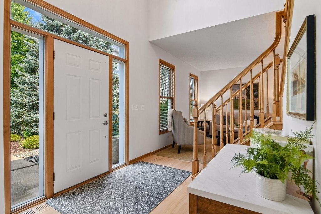 2719 Longacres Drive, Chanhassen, MN 55317 — photo 4