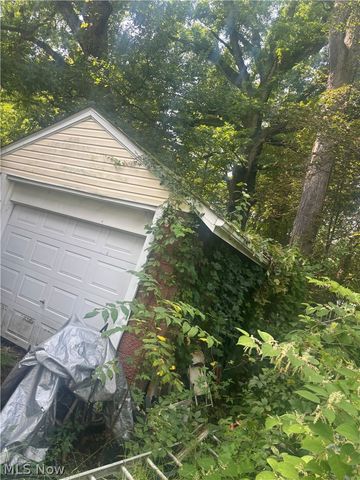 1556 Bryson Street, Youngstown, OH 44505