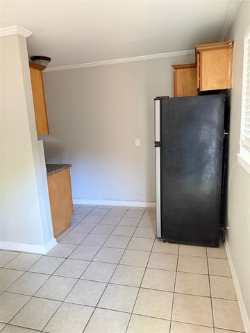 1505 W Lovers Lane 13, Arlington, TX 76013