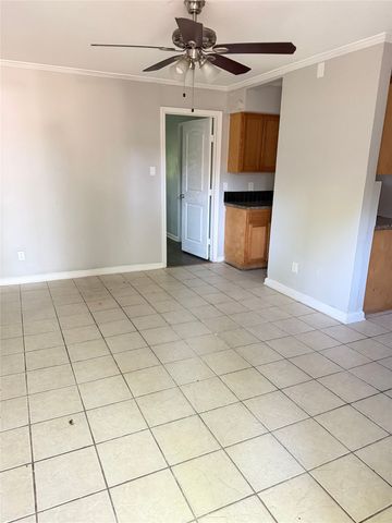 1505 W Lovers Lane 13, Arlington, TX 76013