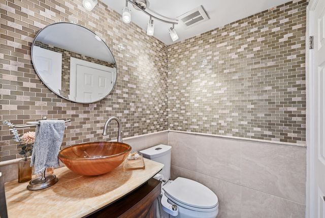 47 NE 20th Court 1H, Wilton Manors, FL 33305