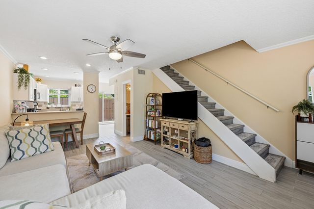 47 NE 20th Court 1H, Wilton Manors, FL 33305