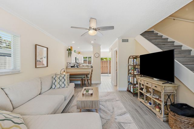 47 NE 20th Court 1H, Wilton Manors, FL 33305