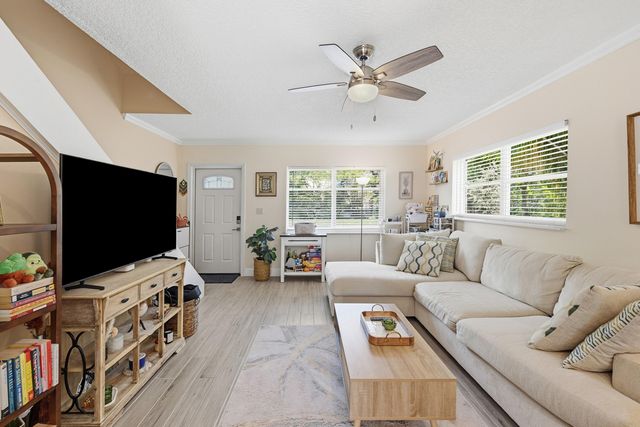 47 NE 20th Court 1H, Wilton Manors, FL 33305