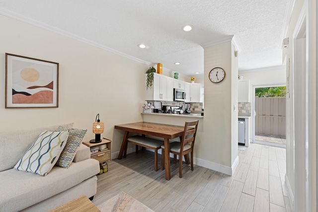 47 NE 20th Court 1H, Wilton Manors, FL 33305