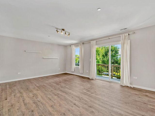 1464 Lakeridge Court 1464, Mundelein, IL 60060