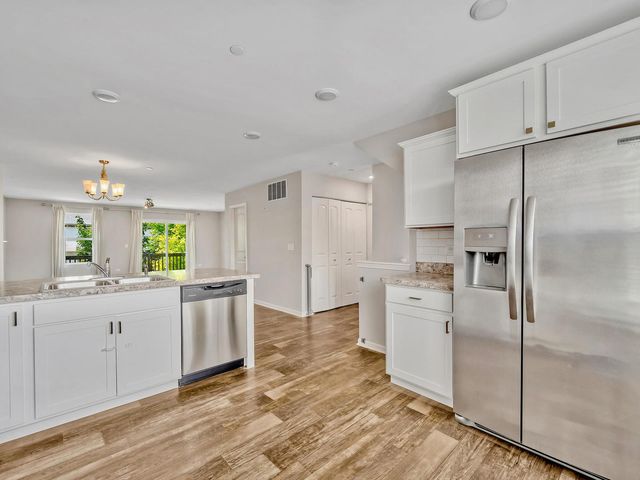 1464 Lakeridge Court 1464, Mundelein, IL 60060