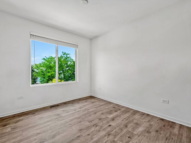 1464 Lakeridge Court 1464, Mundelein, IL 60060