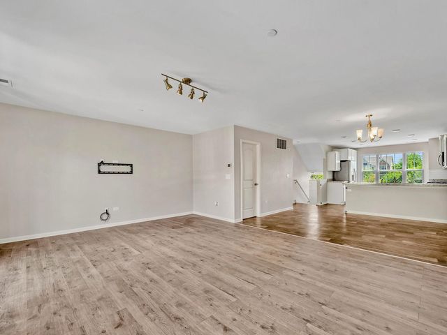 1464 Lakeridge Court 1464, Mundelein, IL 60060