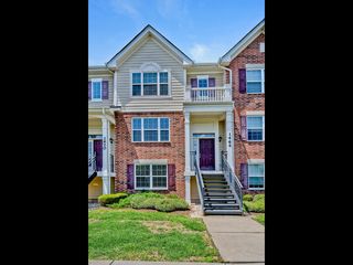 1464 Lakeridge Court 1464, Mundelein, IL 60060