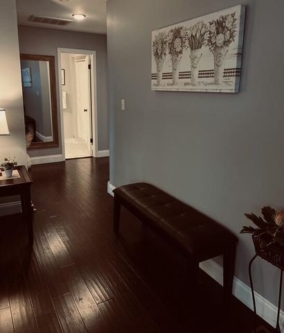 911 E Powell Street, Springfield, MO 65807