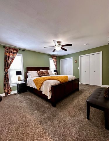 911 E Powell Street, Springfield, MO 65807