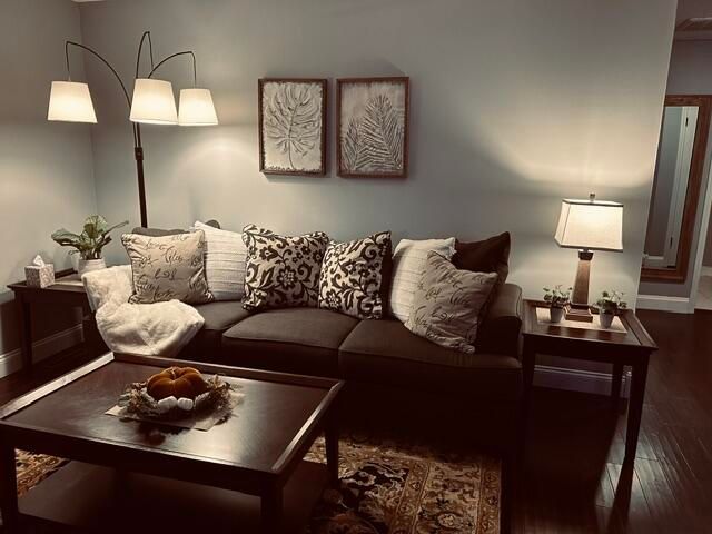 911 E Powell Street, Springfield, MO 65807