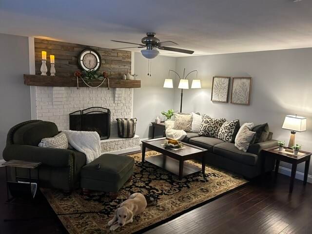 911 E Powell Street, Springfield, MO 65807