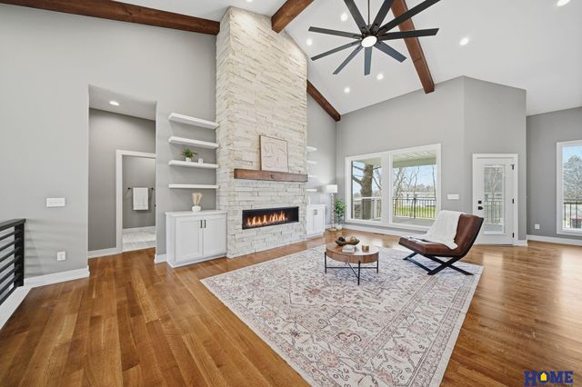 6326 Carveth Court, Lincoln, NE 68516