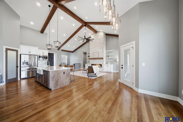 6326 Carveth Court, Lincoln, NE 68516