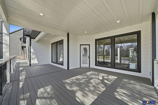 6326 Carveth Court, Lincoln, NE 68516