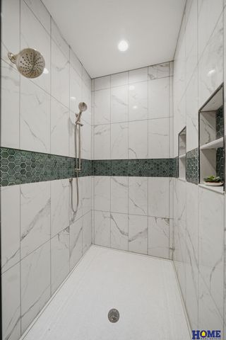 6326 Carveth Court, Lincoln, NE 68516