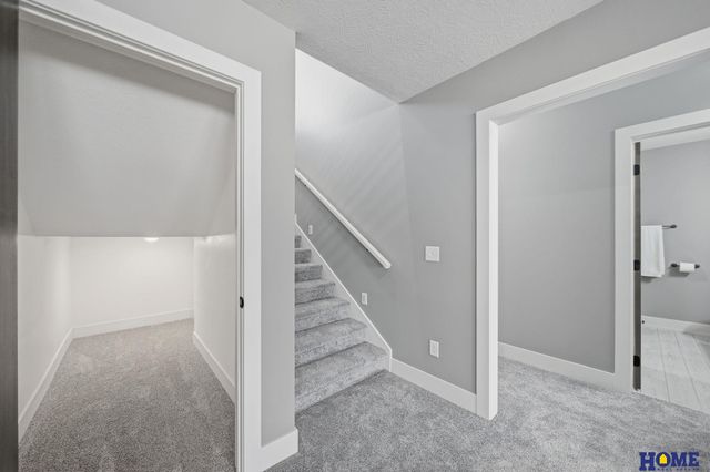 6326 Carveth Court, Lincoln, NE 68516